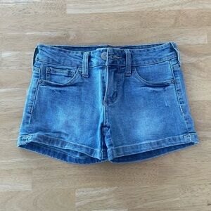 Celebrity Pink Blue Denim Shorts Mid-Rise Casual